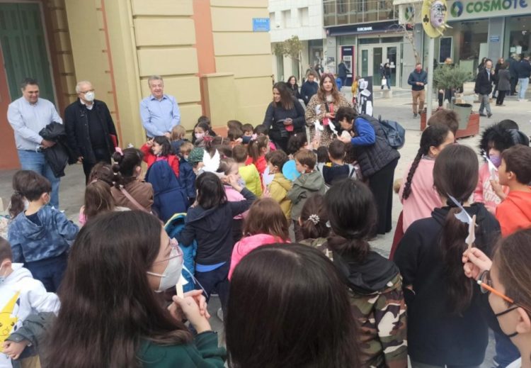 Ηράκλειο Κρήτης: Μικροί μαθητές διαδήλωσαν για την «Ειρήνη»