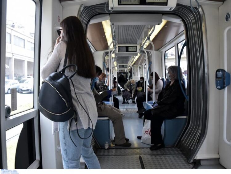 Ποιοι μαθητές άνω των 18 ετών δικαιούνται μειωμένο εισιτήριο στα ΜΜΜ