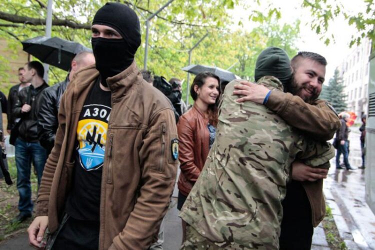 Ουκρανία: Αυτό είναι το ναζιστικό «Τάγμα Αζόφ» – Ανησυχία για τους Έλληνες