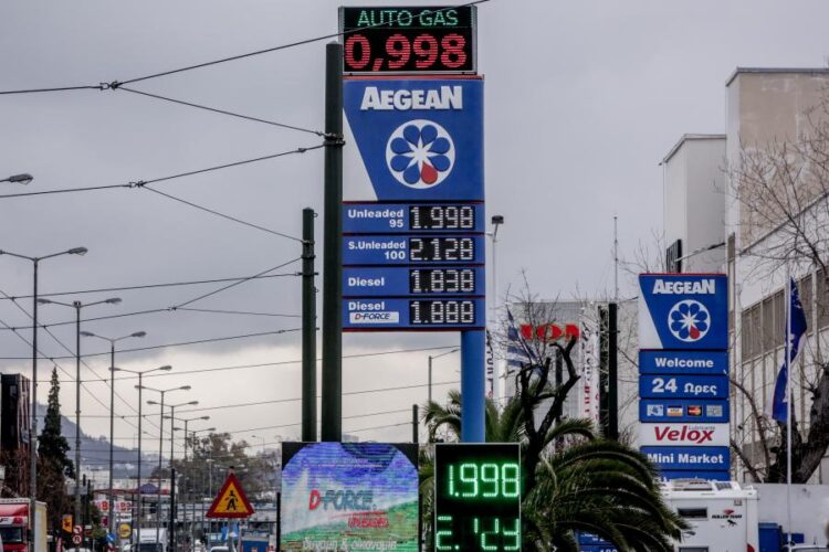«Τρόμος» στην τιμή της βενζίνης: Στο 2.247 ευρώ στο κέντρο της Αθήνας