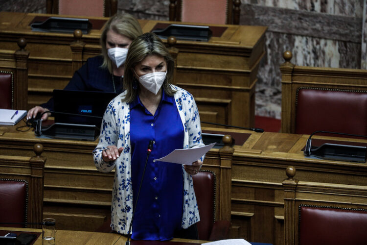 Ζ. Μακρή: Θα τιμωρηθούν οι εκπαιδευτικοί που ιδεοληπτικά, με εμμονή και απείθεια δεν εφαρμόζουν τους νόμους