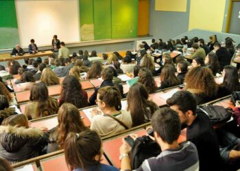 Πανελλαδικές 2022: Τα 85 Τμήματα των ΑΕΙ που χορηγούν στους αποφοίτους τους κατευθείαν μεταπτυχιακό τίτλο σπουδών