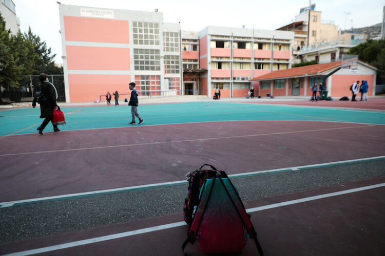 Την Τρίτη 3 Μαΐου θα ανοίξουν τα σχολεία μετά τις διακοπές του Πάσχα