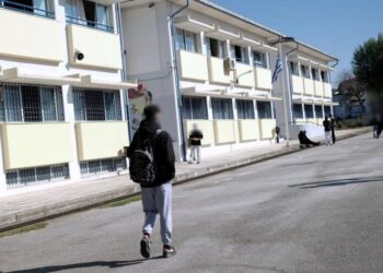 Θεσσαλονίκη: Σοκ από νέο περιστατικό bullying σε σχολείο – Πατέρας καταγγέλλει ότι μαχαίρωσαν τον γιο του