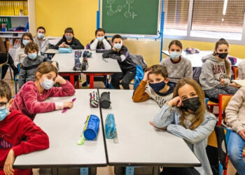 Τα παιδιά των λοκντάουν μπορεί να έχουν απώλειες εισοδημάτων στη ζωή τους, εκτιμά το ΔΝΤ