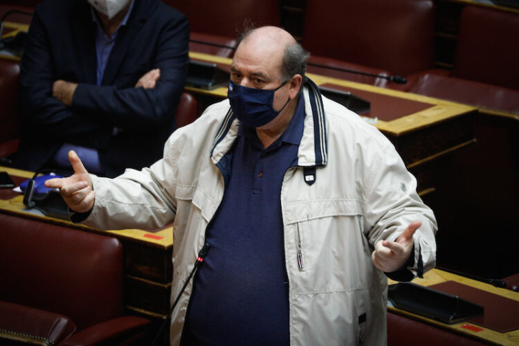 46  Βουλευτές ΣΥΡΙΖΑ κατέθεσαν τέσσερις τροπολογίες για την παιδεία