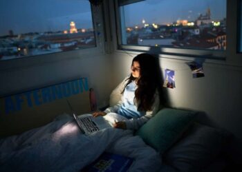 Σεξουαλική κακοποίηση παιδιών στο Διαδίκτυο: Αυξήθηκαν κατά 64% οι αναφορές – Νέους κανόνες προτείνει η Κομισιόν