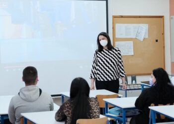 Τι συζήτησε η Ν. Κεραμέως με τους μαθητές ΕΠΑΛ Λαυρίου