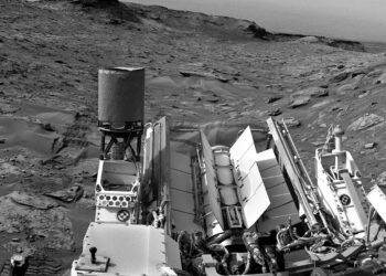 NASA: Φωτογραφία του Curiosity δείχνει μία… πόρτα σε βράχο του πλανήτη Άρη (φωτο, video)