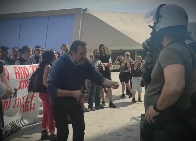 Δημόσιοι υπάλληλοι: Αλλαγές στην αξιολόγηση και μπόνους – Τι προβλέπει το νέο νομοσχέδιο