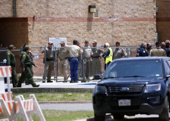 Μακελειό στο Τέξας: Δεκάδες βρήκαν τον θάνατο από επίθεση ενόπλου σε δημοτικό σχολείο (φωτο, video)
