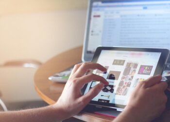 Voucher 200€: Από που παίρνεις ΔΩΡΕΑΝ Tablet και κορυφαίο laptop