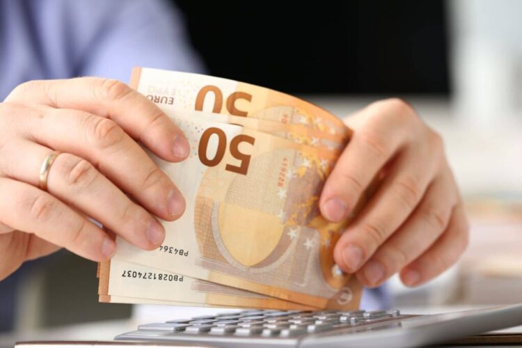 Σαρωτικές αλλαγές στις συντάξεις από το καλοκαίρι – Τι θα ισχύσει με τριετίες και κατώτατο μισθό