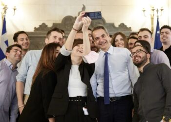 Μητσοτάκης για τους νέους και τους χαμηλούς μισθούς: «Σκοπός δεν είναι πόσα λεφτά θα βγάλω – Να δούμε τη ζωή μας ολιστικά»