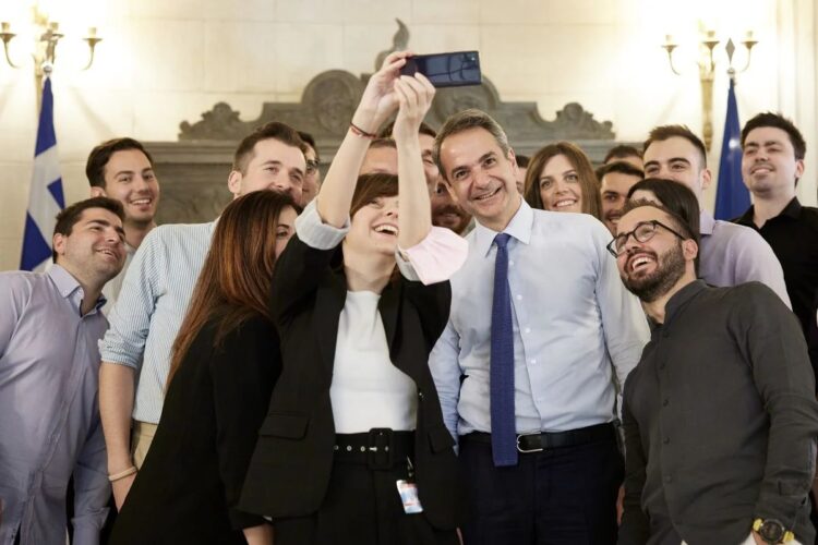 Μητσοτάκης για τους νέους και τους χαμηλούς μισθούς: «Σκοπός δεν είναι πόσα λεφτά θα βγάλω – Να δούμε τη ζωή μας ολιστικά»