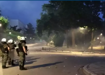 Θεσσαλονίκη: Επεισόδια στο ΑΠΘ - Βόμβες μολότοφ και χημικά