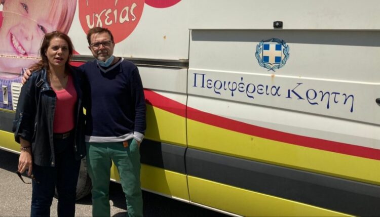 Περιφέρεια Κρήτης: Με επιτυχία στα σχολεία το πρόγραμμα πρόληψης της κινητής οδοντιατρικής μονάδας