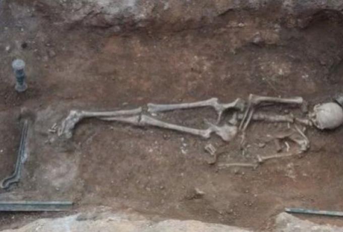 Στην Κοζάνη ανακάλυψαν τάφο γυναίκας που έζησε πριν 2.100 χρόνια (φωτο)