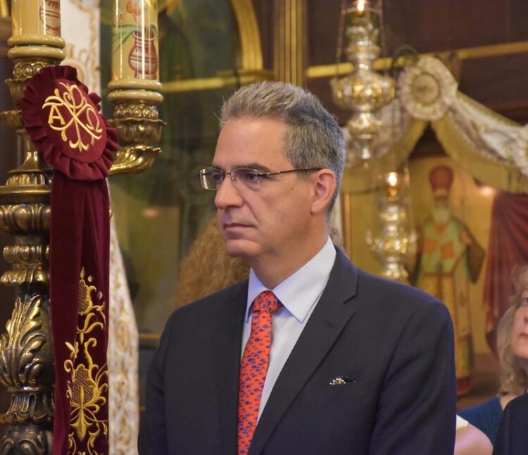 Ο υφ. Παιδείας έσωσε Ιταλό λουόμενο