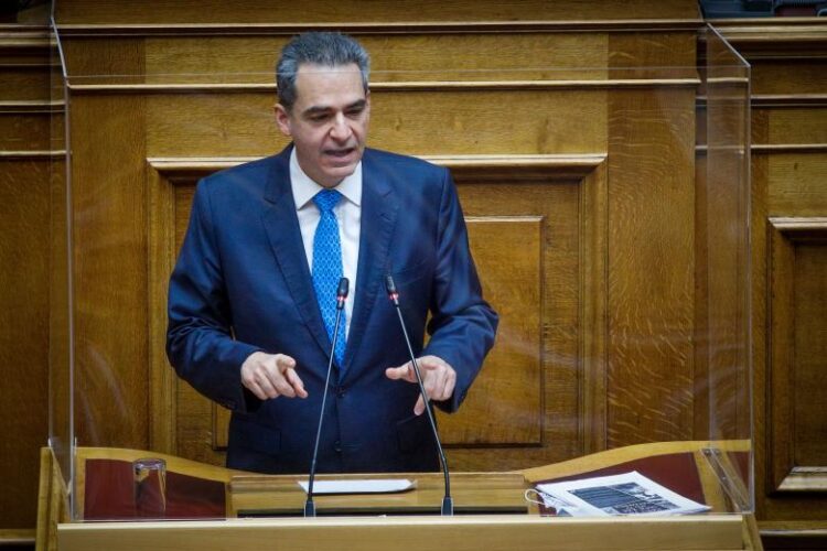 Πρόκληση του υφ. Παιδείας: «Πολιτική μυθολογία» η αντίσταση του Πολυτεχνείου κατά της Χούντας