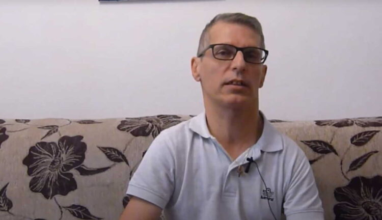 Θεσσαλονίκη: Ο Αλέξανδρος με εγκεφαλική παράλυση σπουδάζει στο ΑΠΘ και γίνεται πρότυπο θέλησης