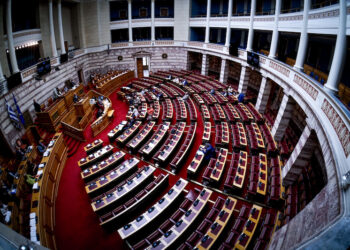 Ψηφίστηκε το νομοσχέδιο για τα ΑΕΙ- Αποχή από τη ψηφοφορία έκαναν οι Βουλευτές του ΣΥΡΙΖΑ