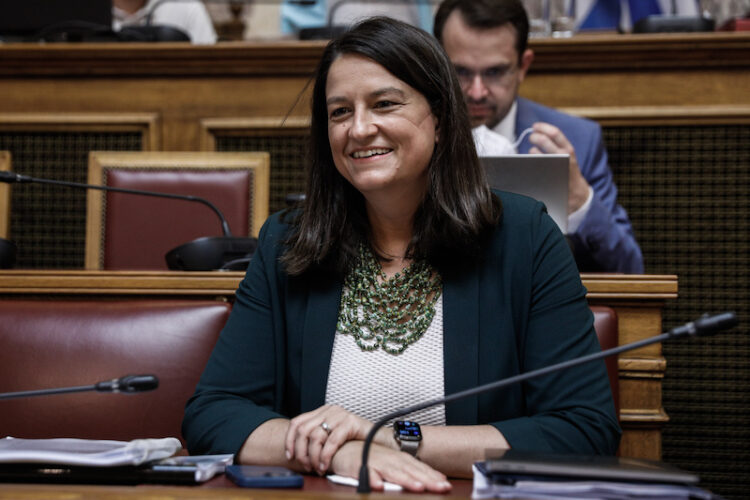 Η Ν. Κεραμέως έκανε δεκτή πρόταση του Ν. Φίλη