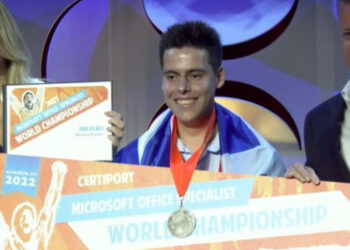 Ο 17χρονος μαθητής Νικόλας Ραπάνης κατέκτησε τη 2η θέση σε παγκόσμιο διαγωνισμό της Microsoft