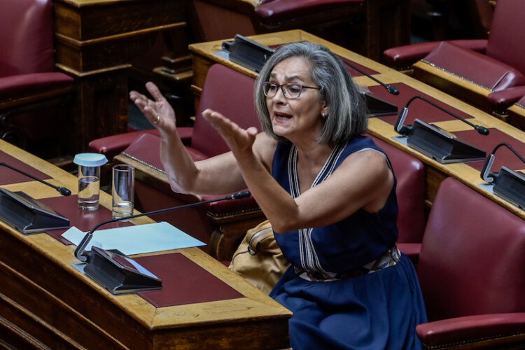 Διασταύρωσαν τα «ξίφη» στη Βουλή  η Ν. Κεραμεως με Ν. Φίλη, Σ. Σακοράφα και Μ. Συντυχάκη  για τις ποινικές διώξεις φοιτητών στην Κρήτη