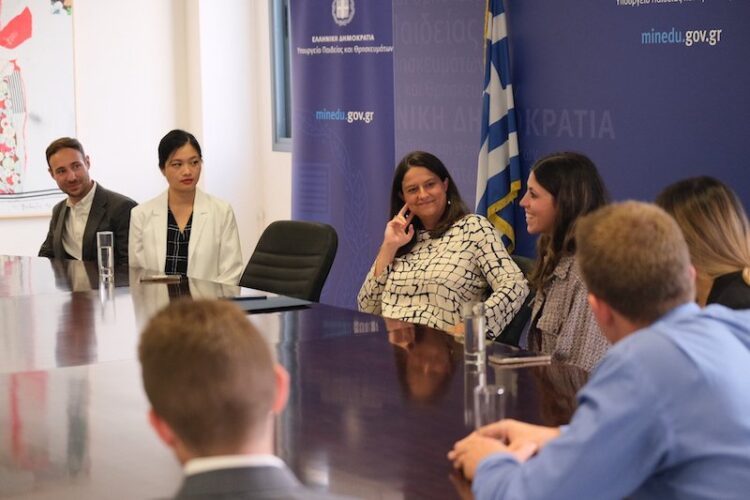 “Διαβασμένοι” για τα ελληνικά εκπαιδευτικά δρώμενα πήγαν στη Ν. Κεραμέως οι φοιτητές του Harvard- “Βροχή” ερωτήσεων και κριτική για το εκπαιδευτικό μας σύστημα