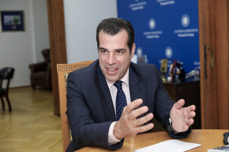 Yπ. Υγείας: Με ήπια υγειονομικά μέτρα θα ανοίξουν τα σχολεία