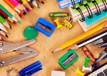 Σχολικά είδη: Αυξήσεις που ξεπερνούν το 20% – Εκνευρισμός σε γονείς με τις υπέρογκες αυξήσεις