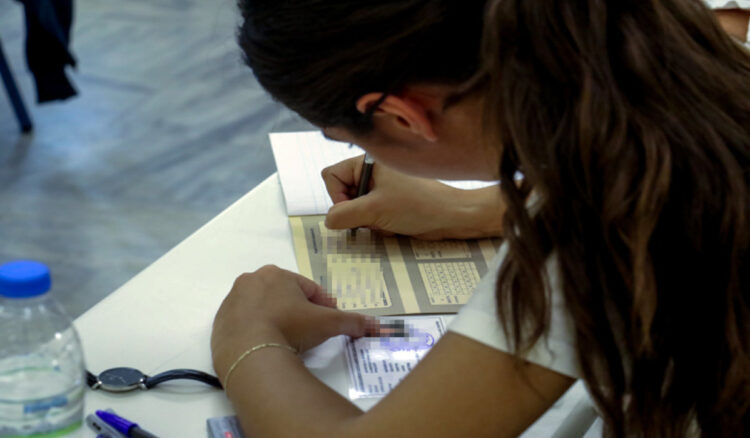 Νέα ρύθμιση για πανελλήνιες: Έως τις 15 Σεπτεμβρίου θα ανακοινώνεται το πρόγραμμα εξετάσεων