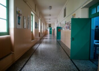 Έρχεται «κόφτης» στη θέρμανση στα σχολεία και μέτρα… επιβράβευσης για όσους «αντέξουν» το κρύο
