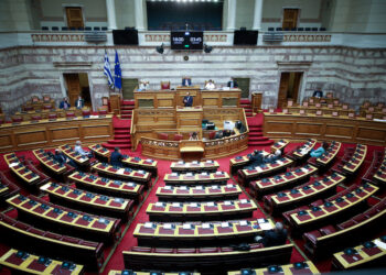 Κατεπείγουσες ρυθμίσεις  στη Βουλή για την μεταφορά των μαθητών