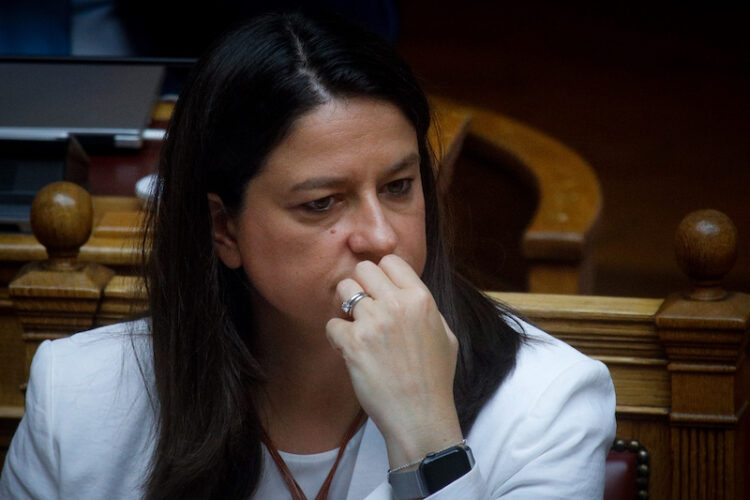 Οριστικά καταργεί   η Ν. Κεραμέως το δεύτερο Μηχανογραφικό πριν το εφαρμόσει