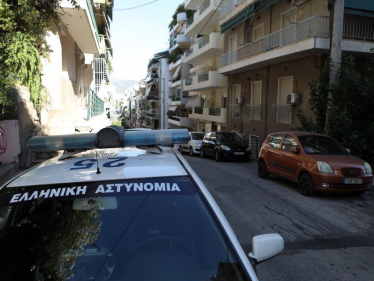 Λάρισα: 35χρονη εντοπίστηκε τυλιγμένη σε κουβέρτα! – Υποθέσεις για εγκληματική ενέργεια