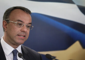 Η ΟΛΜΕ ζητά συνάντηση με υπ. Οικονομικών για αυξήσεις εκπαιδευτικών