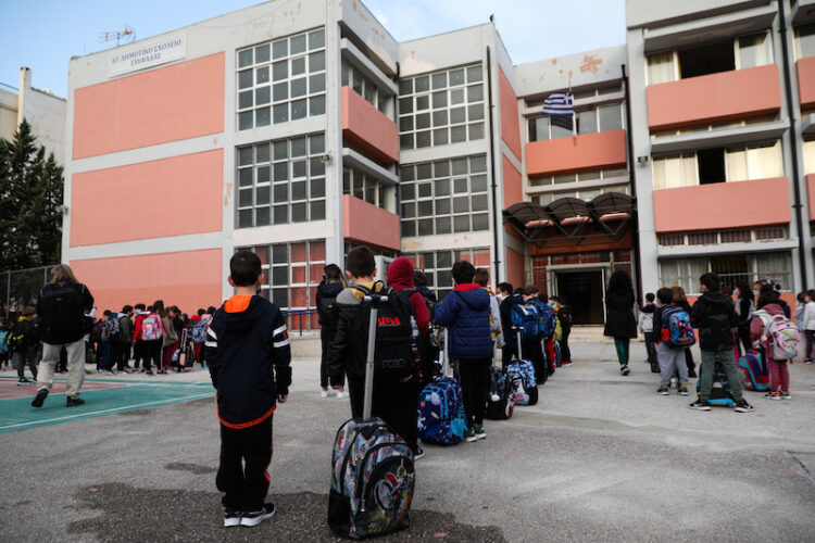 Το ΠΑΣΟΚ-ΚΙΝΑΛ για την έναρξη  του νέου διδακτικού έτους