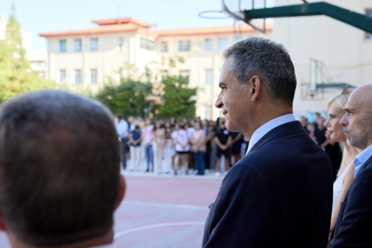 Στο 7ο   Γυμνάσιο -Λύκειο   Αθηνών ο Αγγ. Συρίγος