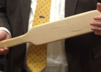 ΗΠΑ: Σχολείο επανέφερε το ξύλο ως εκπαιδευτική μέθοδο