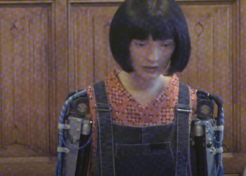 Ιστορική στιγμή στη Βρετανία: Ρομπότ με ανθρώπινη μορφή μίλησε στη Βουλή των Λόρδων (video)