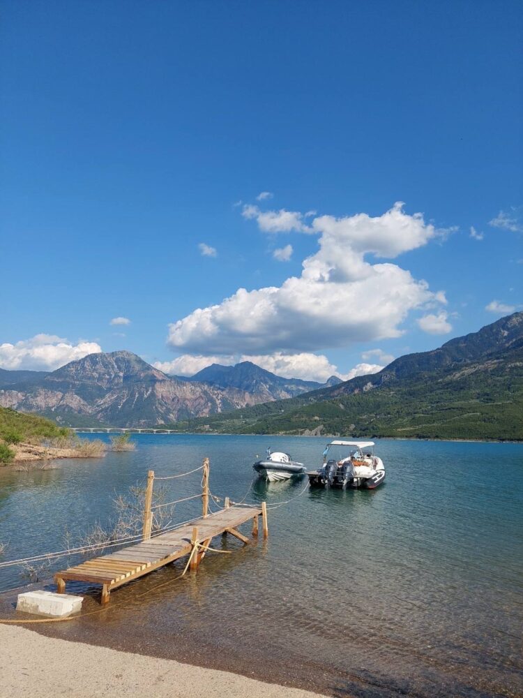 Λίμνη Κρεμαστών: Βαρκάδα πάνω από τα βυθισμένα σπίτια (Pics)