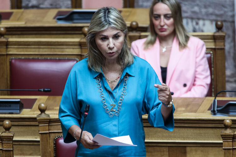 Επίδομα για εκπαιδευτικούς που υπηρετούν σε νησιωτικές περιοχές, προανήγγειλε η   Ζ. Μακρή