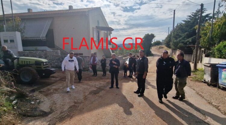 Πάτρα: Μαθητές πηγαίνουν στο σχολείο με τρακτέρ – Γεμάτος λάσπη ο δρόμος (video)