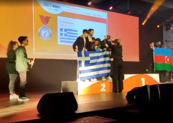 Παγκόσμια Ολυμπιάδα Ρομποτικής: Αργυρό μετάλλιο για την ελληνική ομάδα Robocores