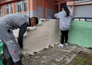 Το Λύκειο με την μεγαλύτερη φαντασία κι ο μαθητής του που ξεχωρίζει σε ρόλο «μάστορα» (φωτό)