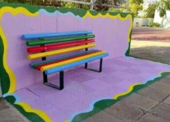 Τι είναι τα «παγκάκια φιλίας» που κατασκευάστηκαν σε σχολεία του δήμου Αλίμου