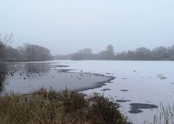 Βρετανία: Παιδιά έπεσαν σε παγωμένη λίμνη – Στο νοσοκομείο μετά από καρδιακή ανακοπή
