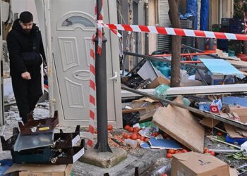 Αιγάλεω: Τρομακτική έκρηξη σε μαγαζί με φιάλες υγραερίου – «Νομίζαμε ότι έπεσε το κτήριο» (φωτο, video)